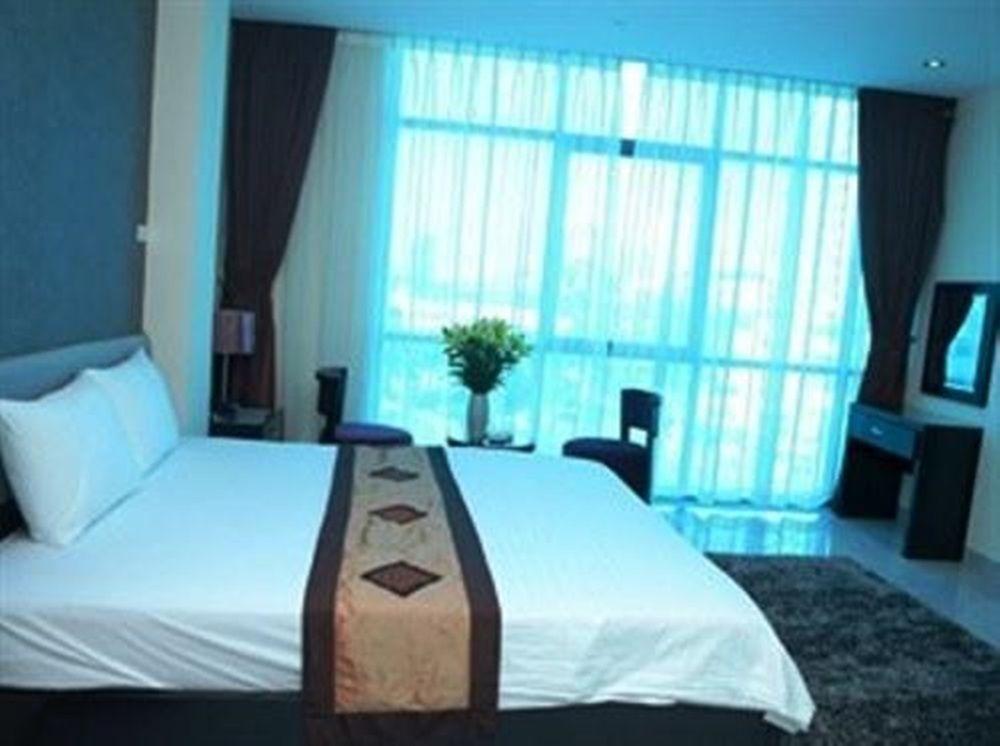 Phu Nhuan 3*